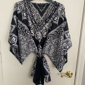 Black House White Market Patterned Kimono Top